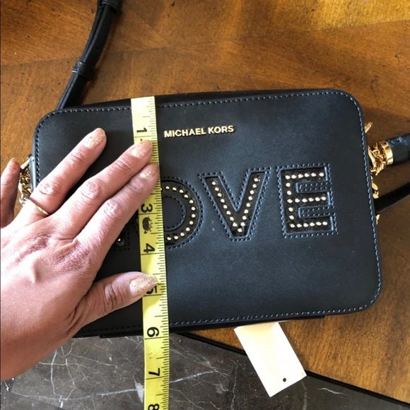 ✨SOLD✨Michael Kors large Ginny Camera - Picture 6 of 8